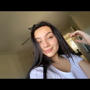 Meet your Posher, Ava